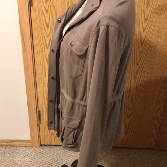 Tommy Bahama military style - Picture 2 of 7